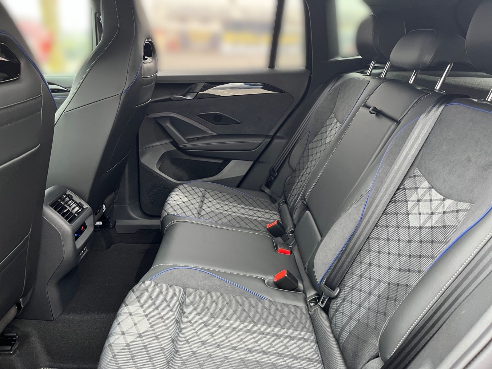 Volkswagen Tiguan - Bild 12