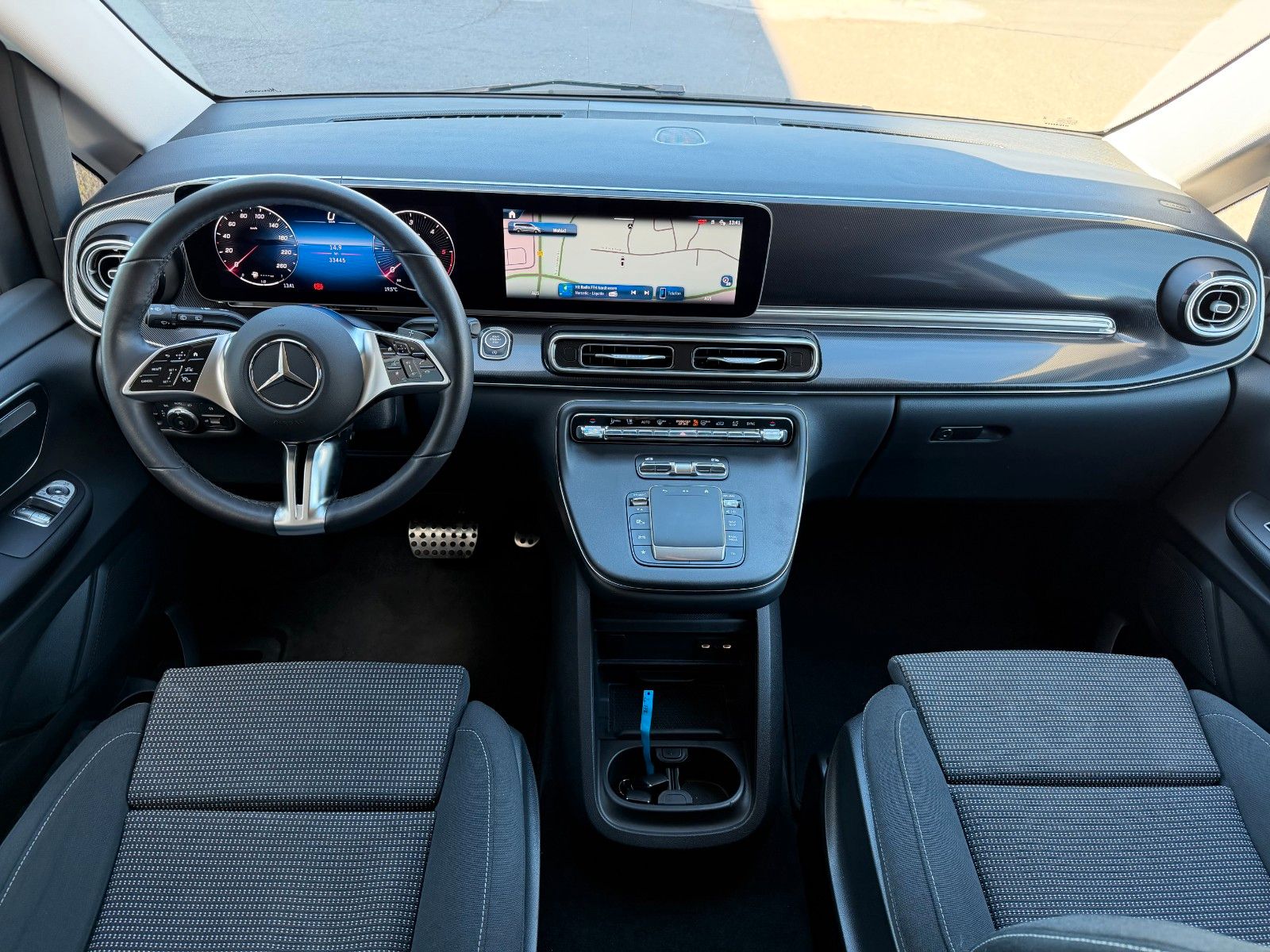 Fahrzeugabbildung Mercedes-Benz V 220 d STYLE DISTRONIC AHK2,5to 360Kamera