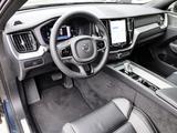Volvo XC60 Plus Dark 2WD B4 Benzin EU6d StandHZG Leder - Volvo: 60s