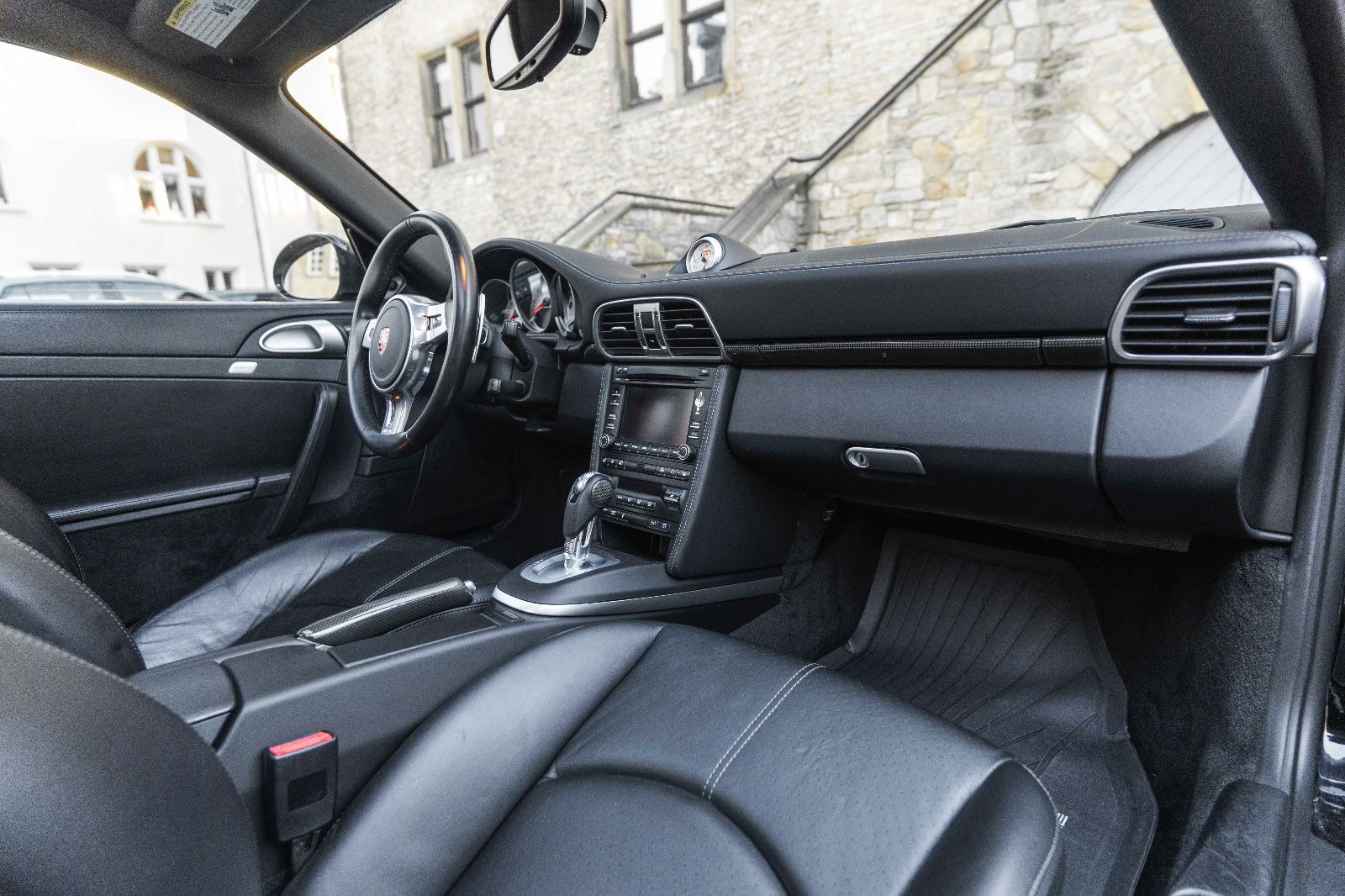 Fahrzeugabbildung Porsche 911 Turbo S Coupe 977 PCCB BOSE SPORT CHRONO NAV