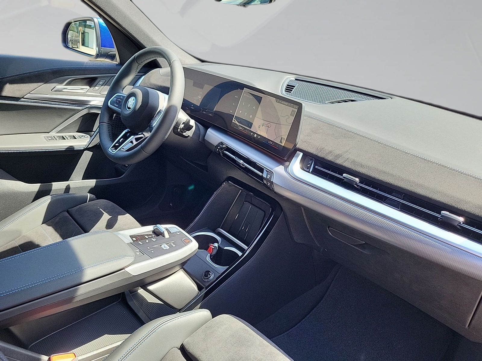 BMW iX2 - Bild 6