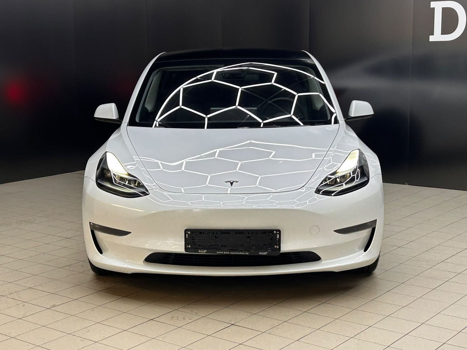 Fahrzeugabbildung Tesla Model 3 Long Range Dual AWD PANO+LED+NAVI+KAM+WP