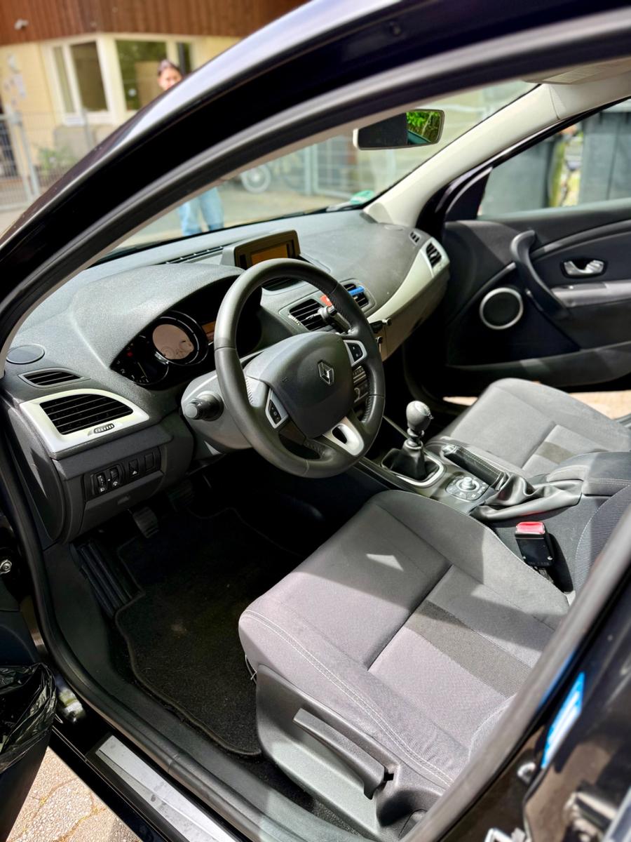 Renault Megane 2011 — photo 7