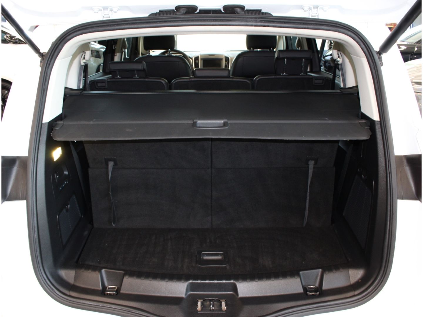 Fahrzeugabbildung Ford S-Max Titanium 2.0 TDCi 7-Sitzer 2.Hand*AHK*LED