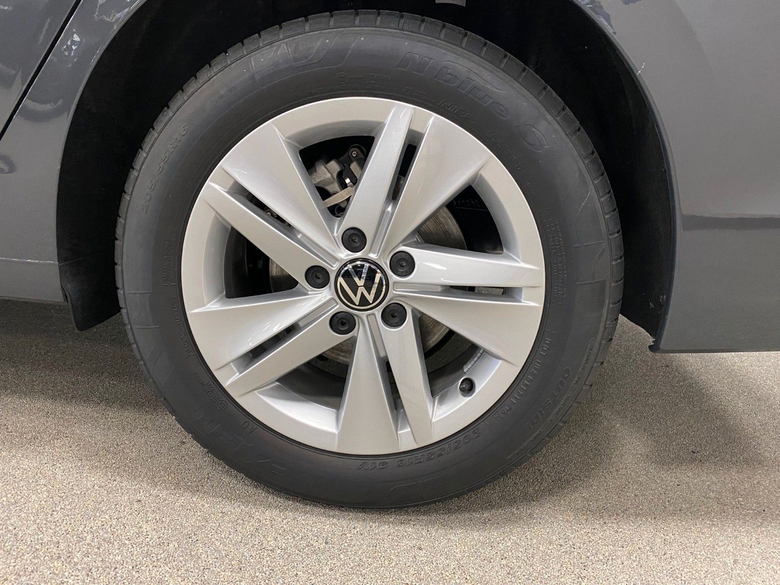 Fahrzeugabbildung Volkswagen Golf 8 Variant 2.0 TDI Life Variant+ACC+PDC v+h+