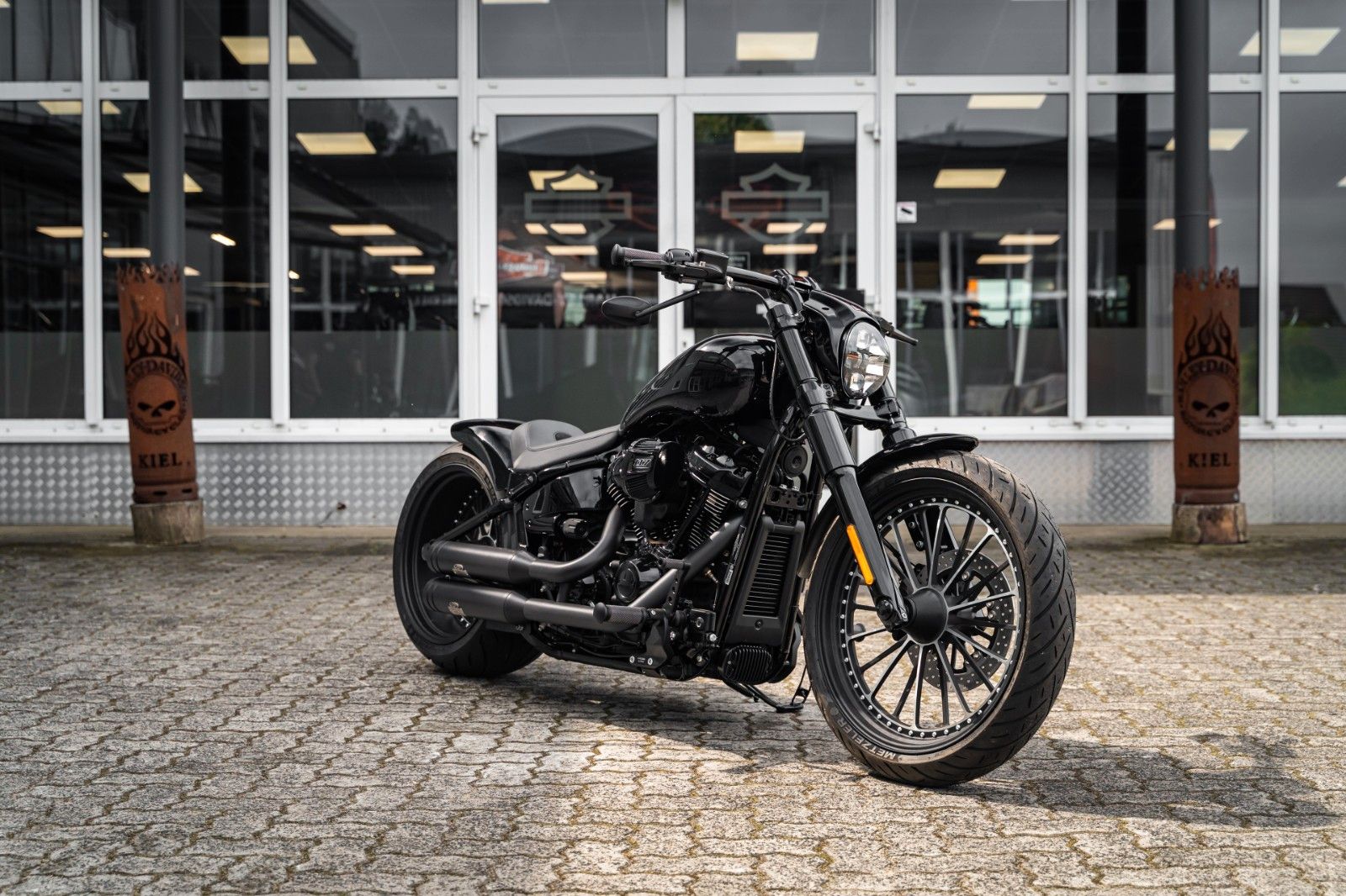 Fahrzeugabbildung Harley-Davidson FXBR Breakout 117 - Custom Umbau by HD-Kiel