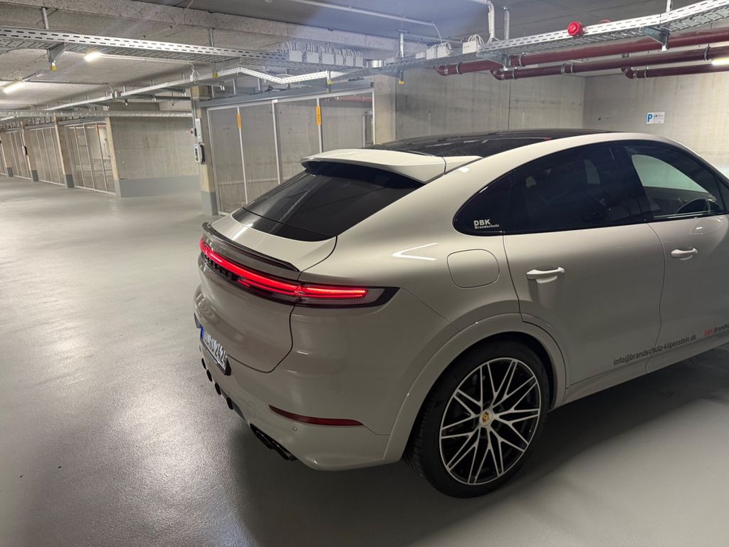 PORSCHE Cayenne 2023