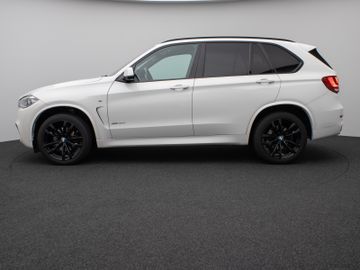 Fahrzeugabbildung BMW X5 xD40d M Sport Kamera Panorama HUD DAB H/K AHK