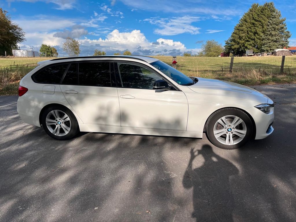Image of BMW 320