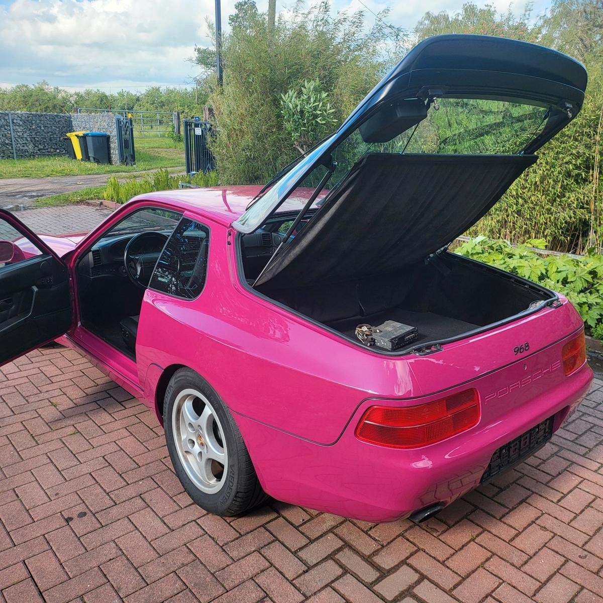 Porsche 968 in Sternrubin/Schwarz extrem selten TOP 
