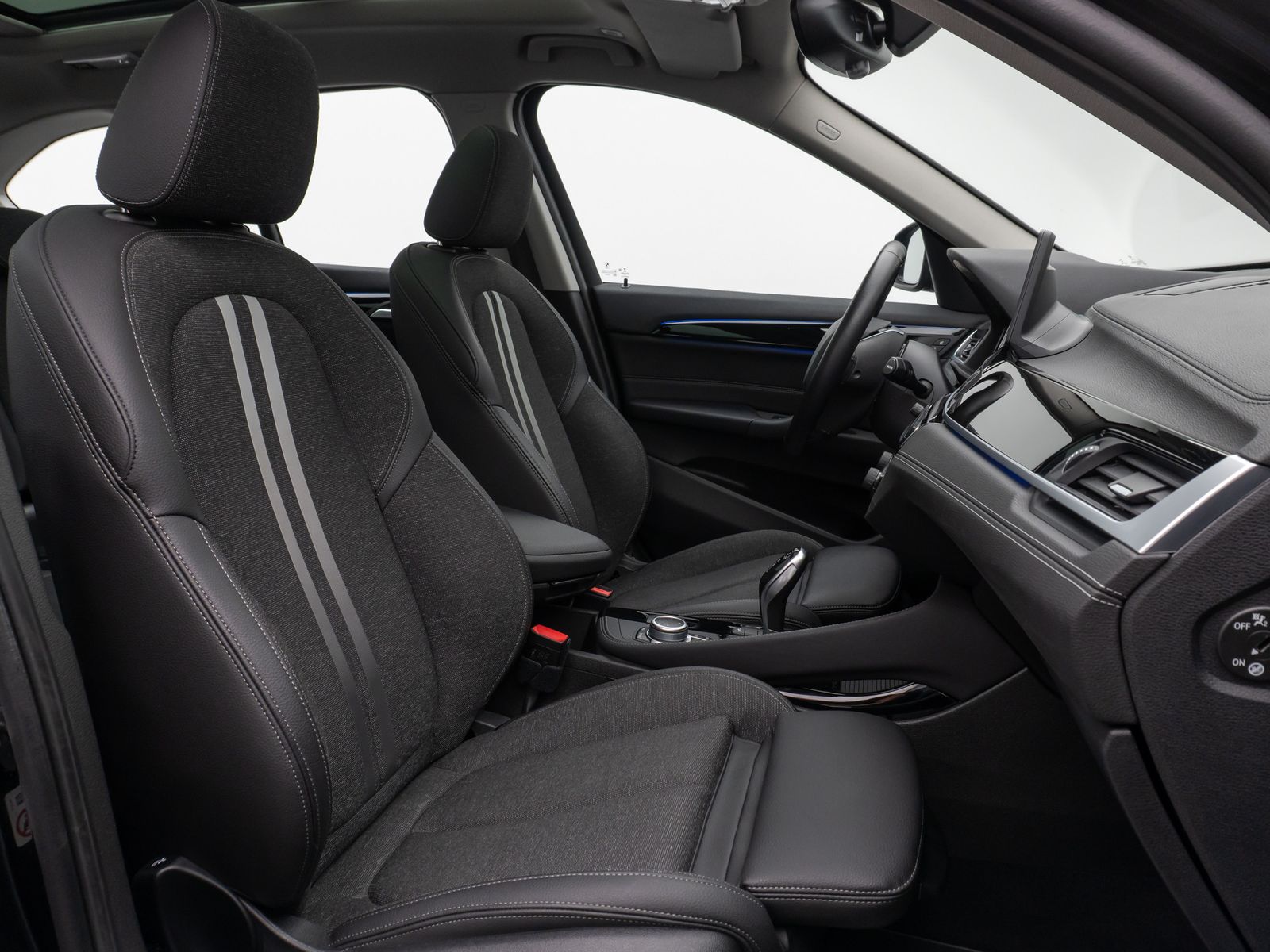 Fahrzeugabbildung BMW X1 xD20i Sport Line Panorama Kamera HUD DAB HiFi