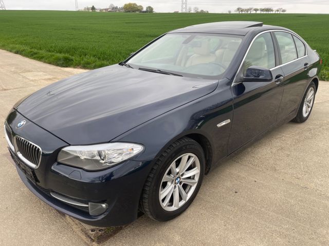 BMW 520i*AUT*LEDER*SCHIEBEDACH*NAVI*ALU*TEMP*PDC