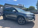 Skoda Yeti  Outdoor *BI-XENON/NAVI/PANO.-DACH/AHK* - Skoda Yeti in Lübeck