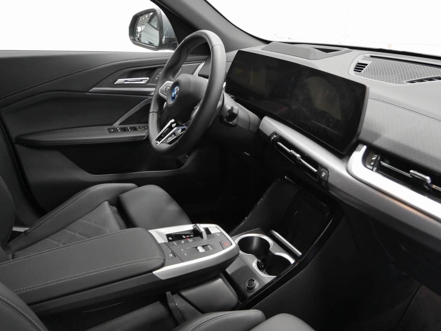 BMW iX2 - Bild 4