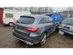 MERCEDES-BENZ GLC 350 d 4Matic AHK-klappbar El. Panodach Navi 