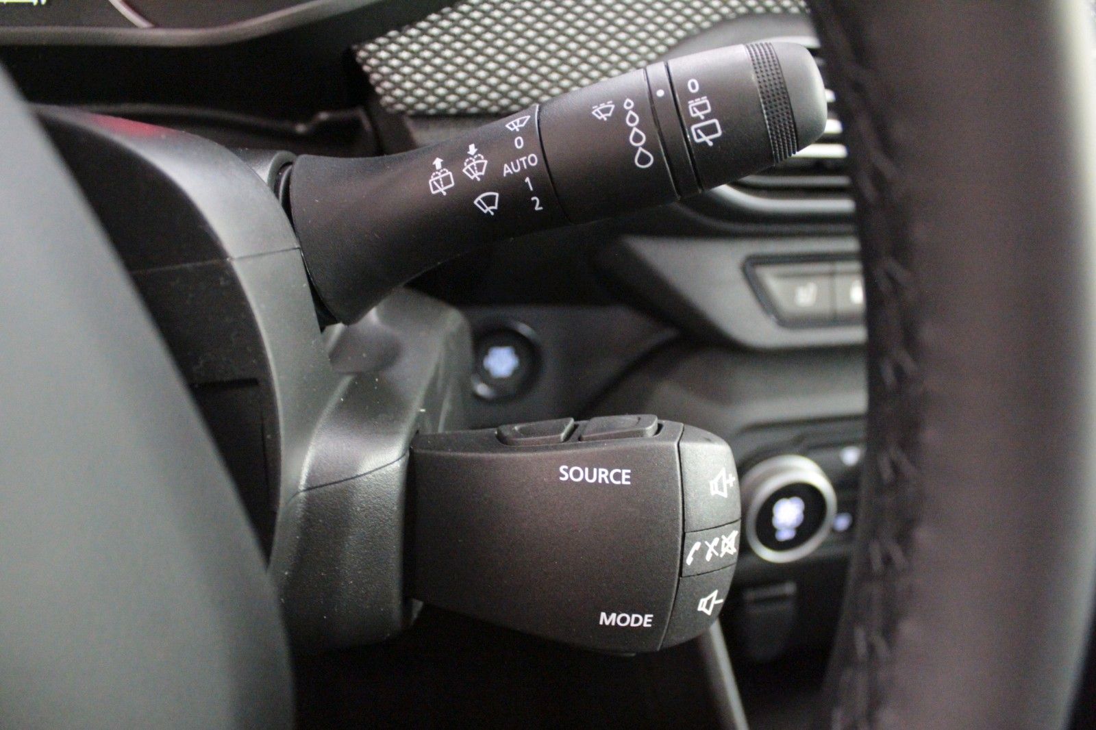 Fahrzeugabbildung Dacia Sandero Journey+ ECO-G 100 *Navi*Sitzhz*LPG