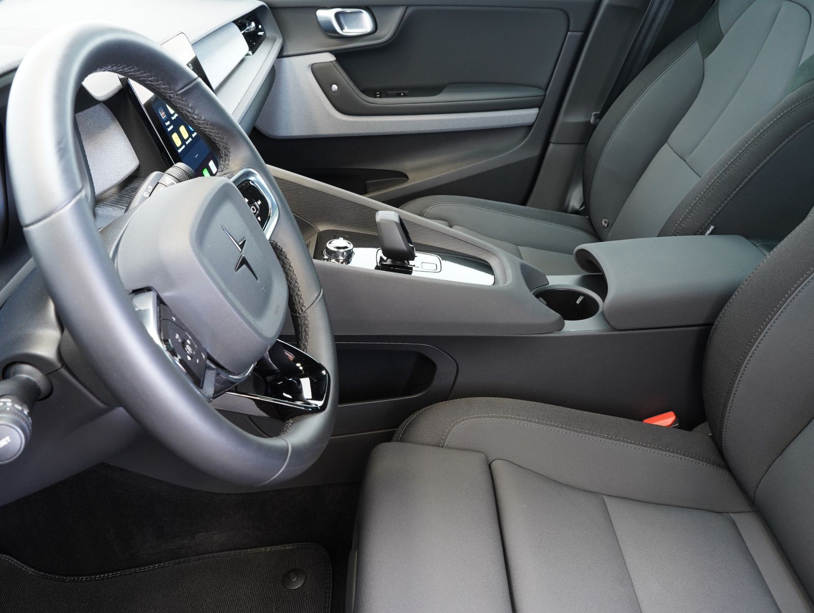 Fahrzeugabbildung Polestar 2 Standard Range Single PLUS-PAKET/PANO/AHK