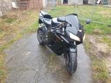 Honda CBR 1000 RR - HONDA 2005 CBR 1000 RR