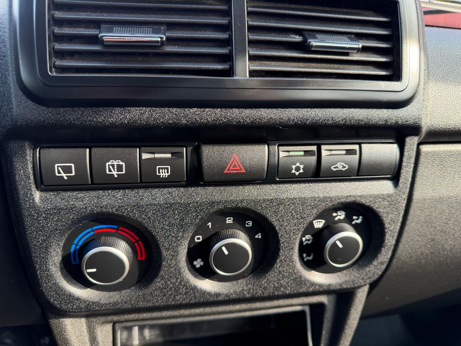 Fahrzeugabbildung Lada Niva "PREMIUM PLUS", KLIMA! SITZHEIZ.! ab SOFORT