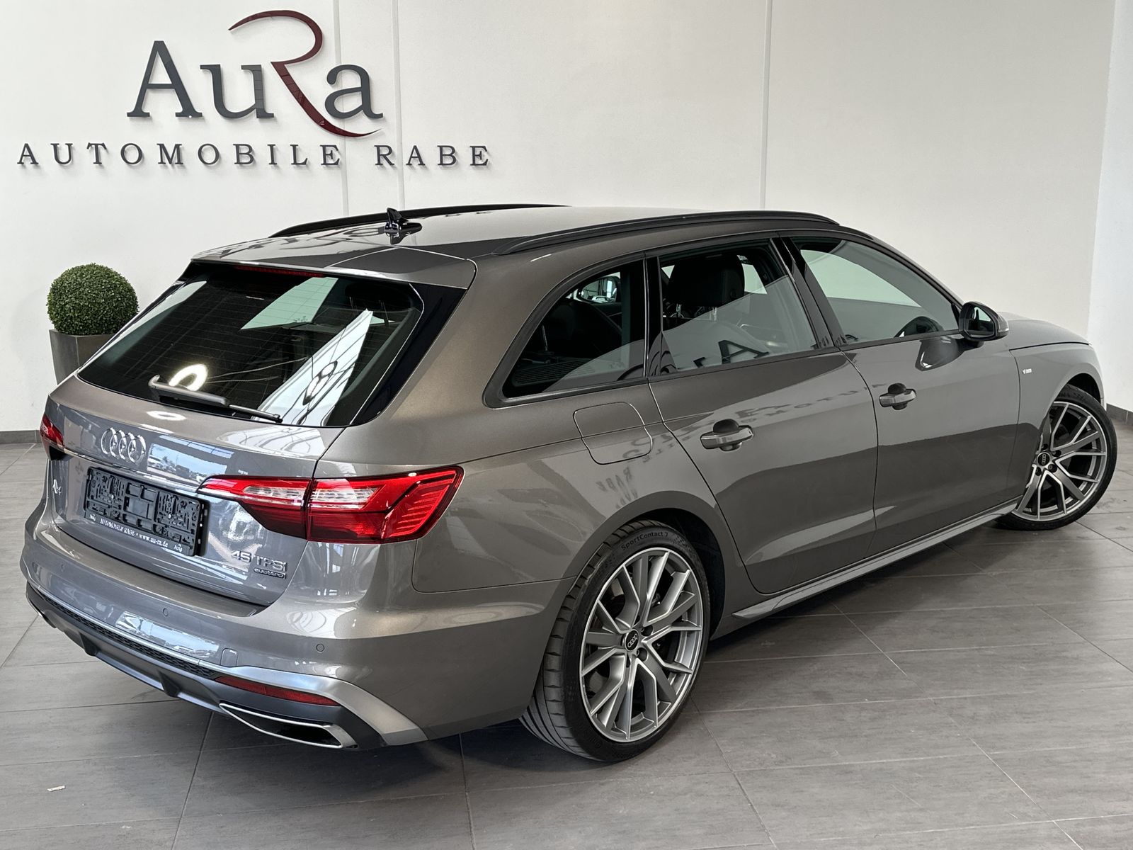 Fahrzeugabbildung Audi A4 Avant 45 TFSI Qu S-Line NAV+LED+AHK+1HD+19ZO