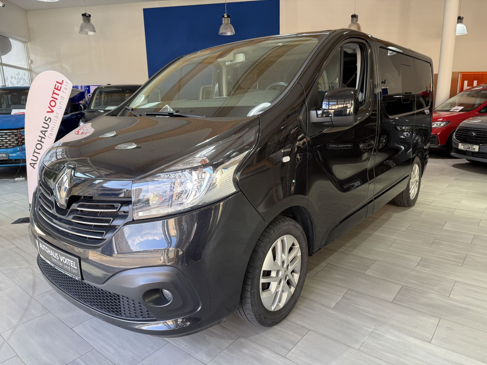 Renault Trafic - 1