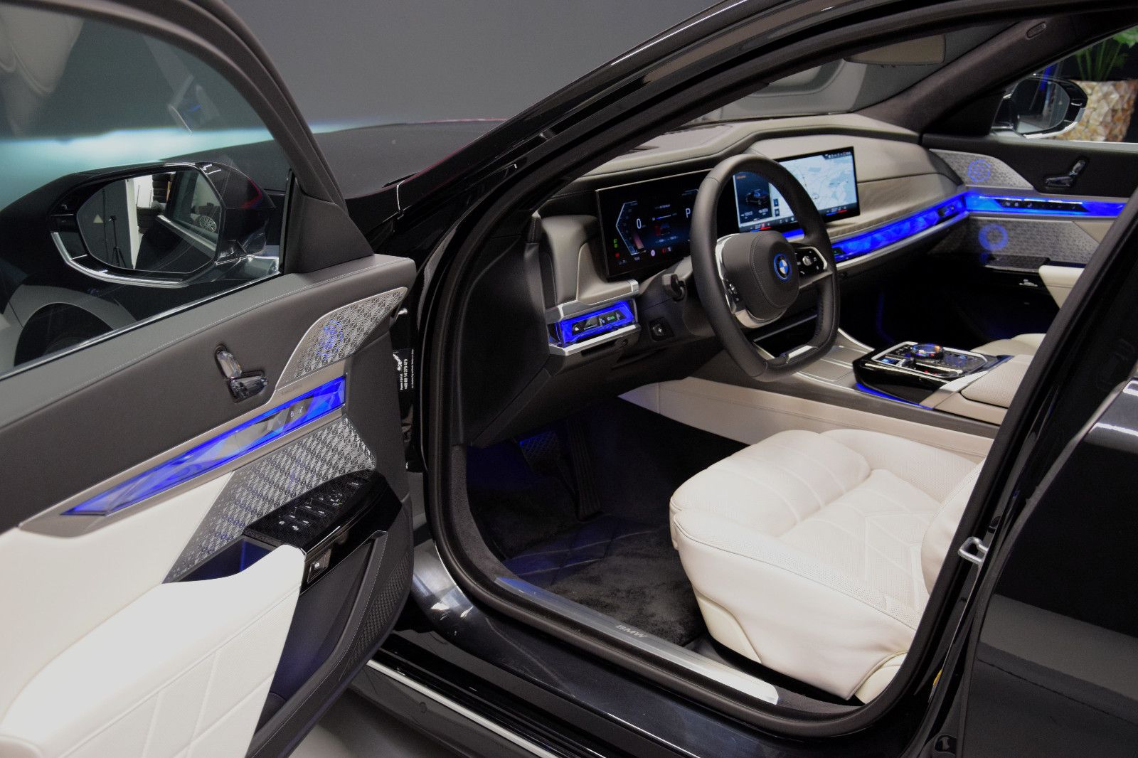 Fahrzeugabbildung BMW i7 xDrive 60 Design Pure Exce Fond-Ent. Kristall