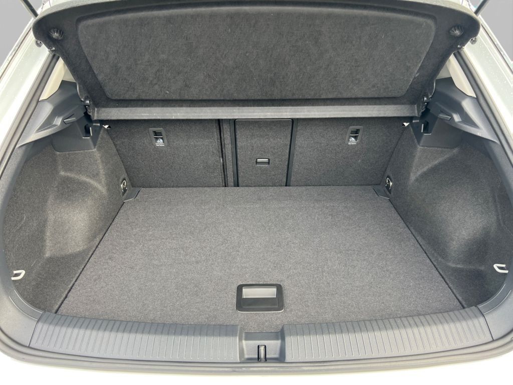 Fahrzeugabbildung Volkswagen T-Roc 1.5 TSI Life AHZV Standheizung