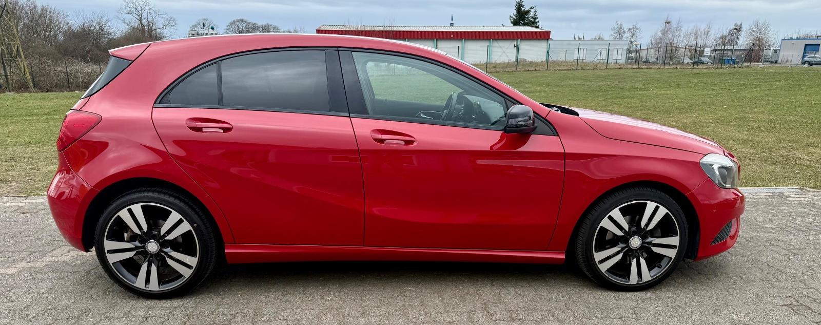 Mercedes-Benz A 200  Auto. Navi Kamera Bi-Xenon ALU 18"