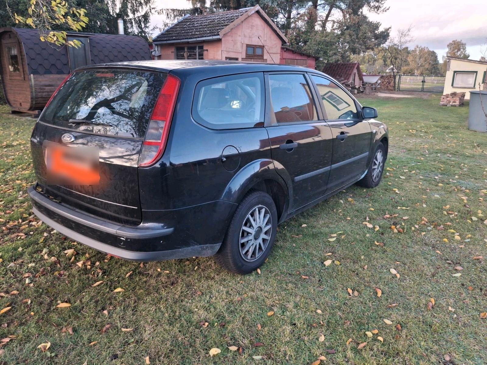 Ford Focus 2005 — салон