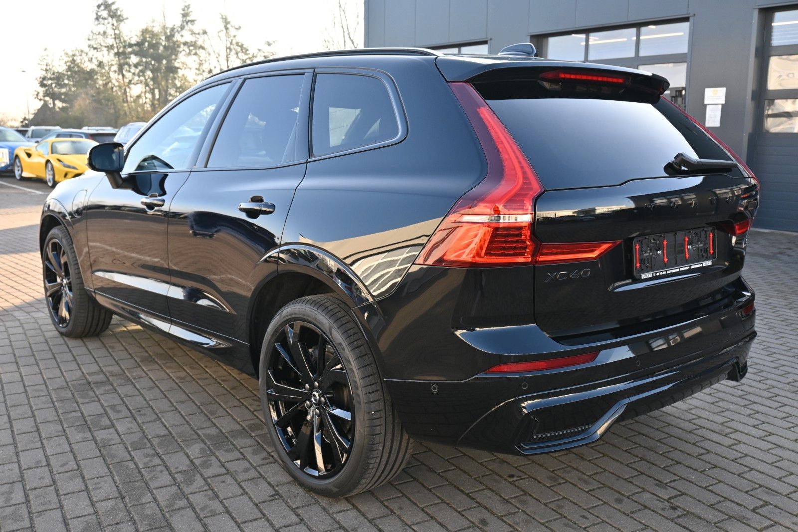 Fahrzeugabbildung Volvo XC60 T8 Plug-in Hybrid AWD Plus Dark*360°*ACC