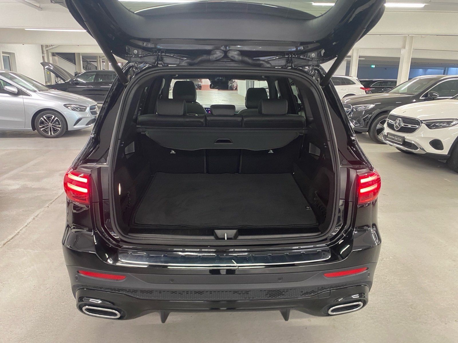 Fahrzeugabbildung Mercedes-Benz GLB 220 d 4M AMG*AHK*Technik*STDHZG*HUD*Dist*360