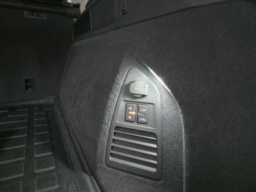 Volkswagen Touareg - 12