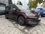 Volkswagen Touran Highline BMT *MASSAGE/NAVI/KAMERA* - rote Volkswagen Touran