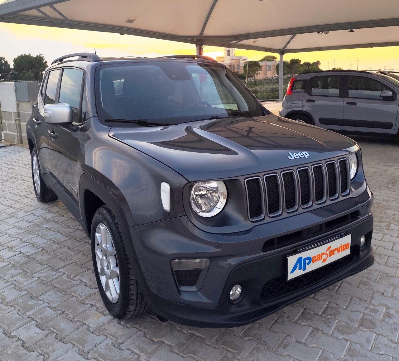 Jeep Renegade 1.6 Mjt 130 CV Limited imagem 2