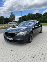 BMW 730d M-Sport, ACC, HuD, SoftClose, Keyless, RFK - BMW 730 in Gelsenkirchen