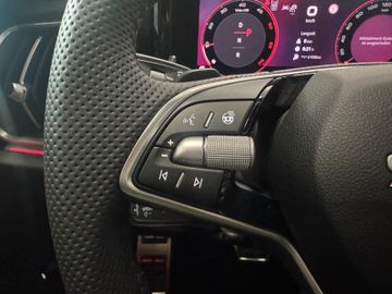 Fahrzeugbestand 18 Skoda Kodiaq 2.0 TDI 4x4 Sportline Pano AHK 7-Sitze