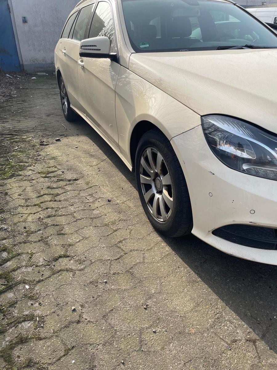Mercedes-Benz E200 2015 — photo 7