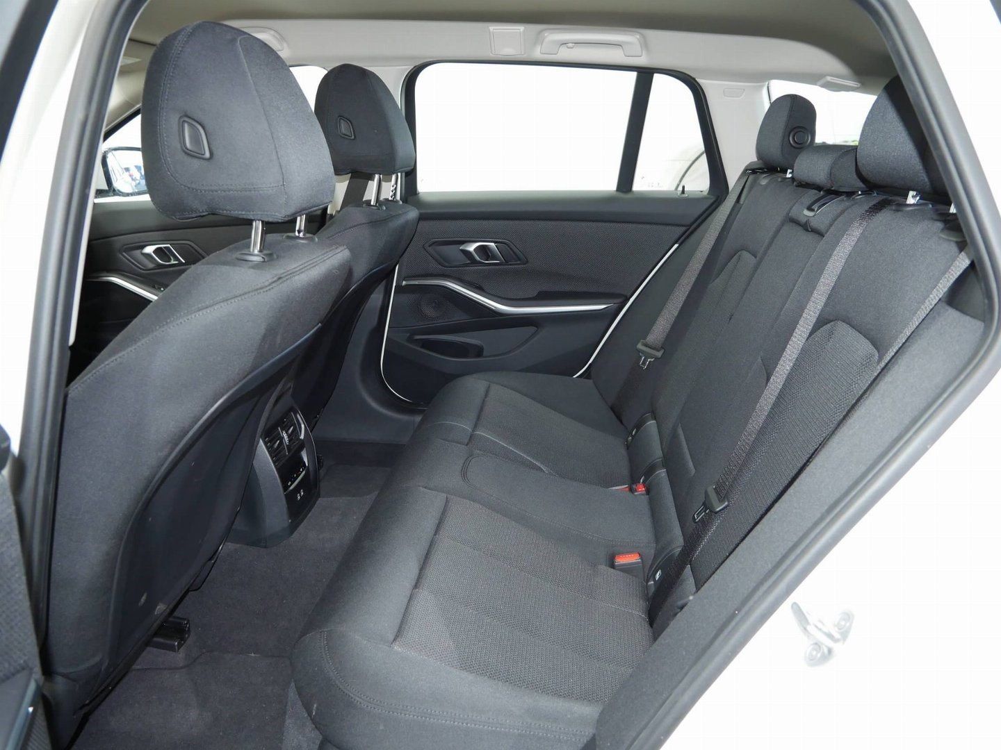 Fahrzeugabbildung BMW 318i |Komfortzugang |Sitzheizung |Parking Assist