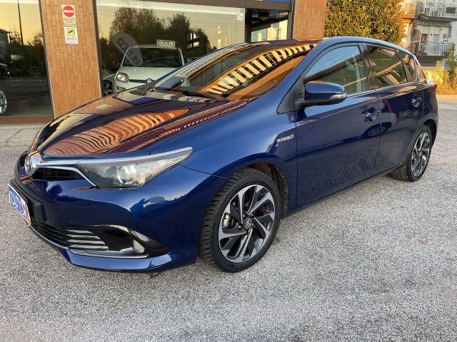 Toyota Auris 1.8 Hybrid Lounge