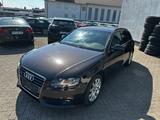 Audi A4 Avant Ambition quattro AHK 2. Hand ISO FIX - Audi A4 aus 2010: Kombi