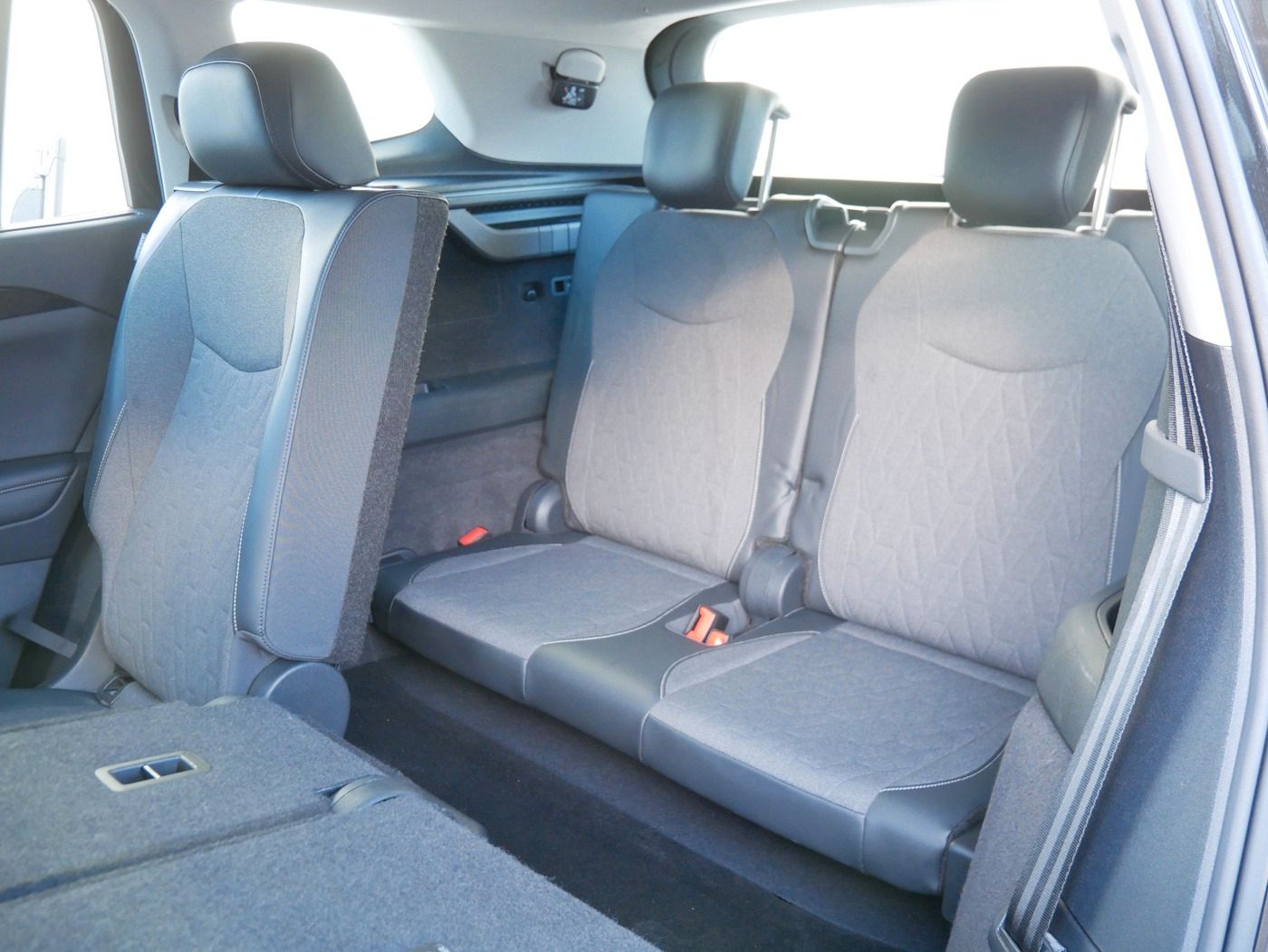 Fahrzeugabbildung Volkswagen Tayron 2.0 4Motion NEU64T 7-Sitzer Matrix AHK DC