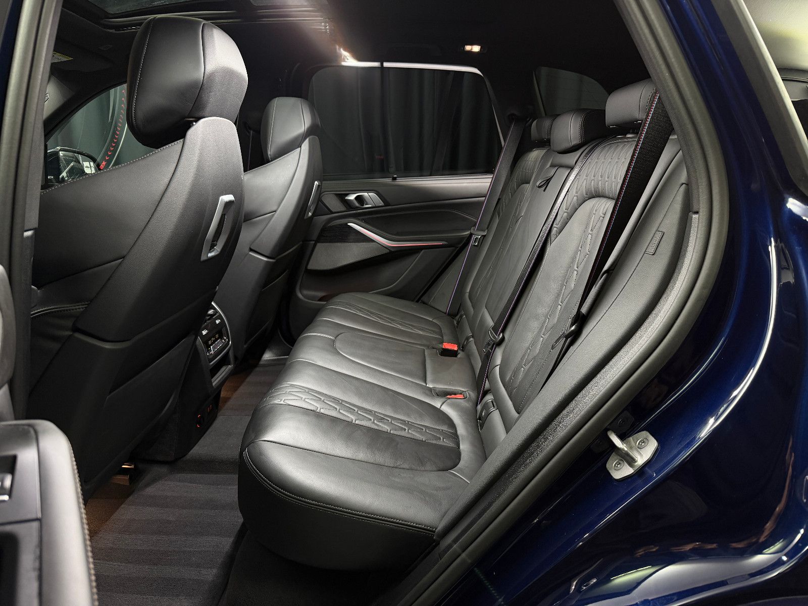 Fahrzeugabbildung BMW X5 40 d xDrive M SPORT PRO|PANO|M-SITZE|INDIVID