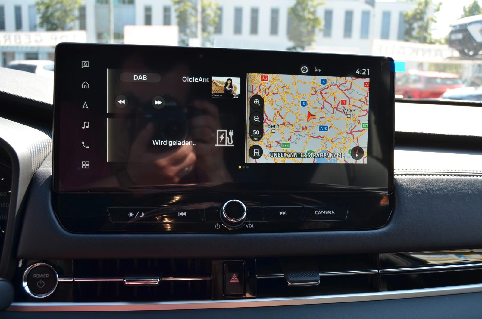 Mitsubishi Outlander 2.4 PHEV Select AT 4WD LED ele. Heck.