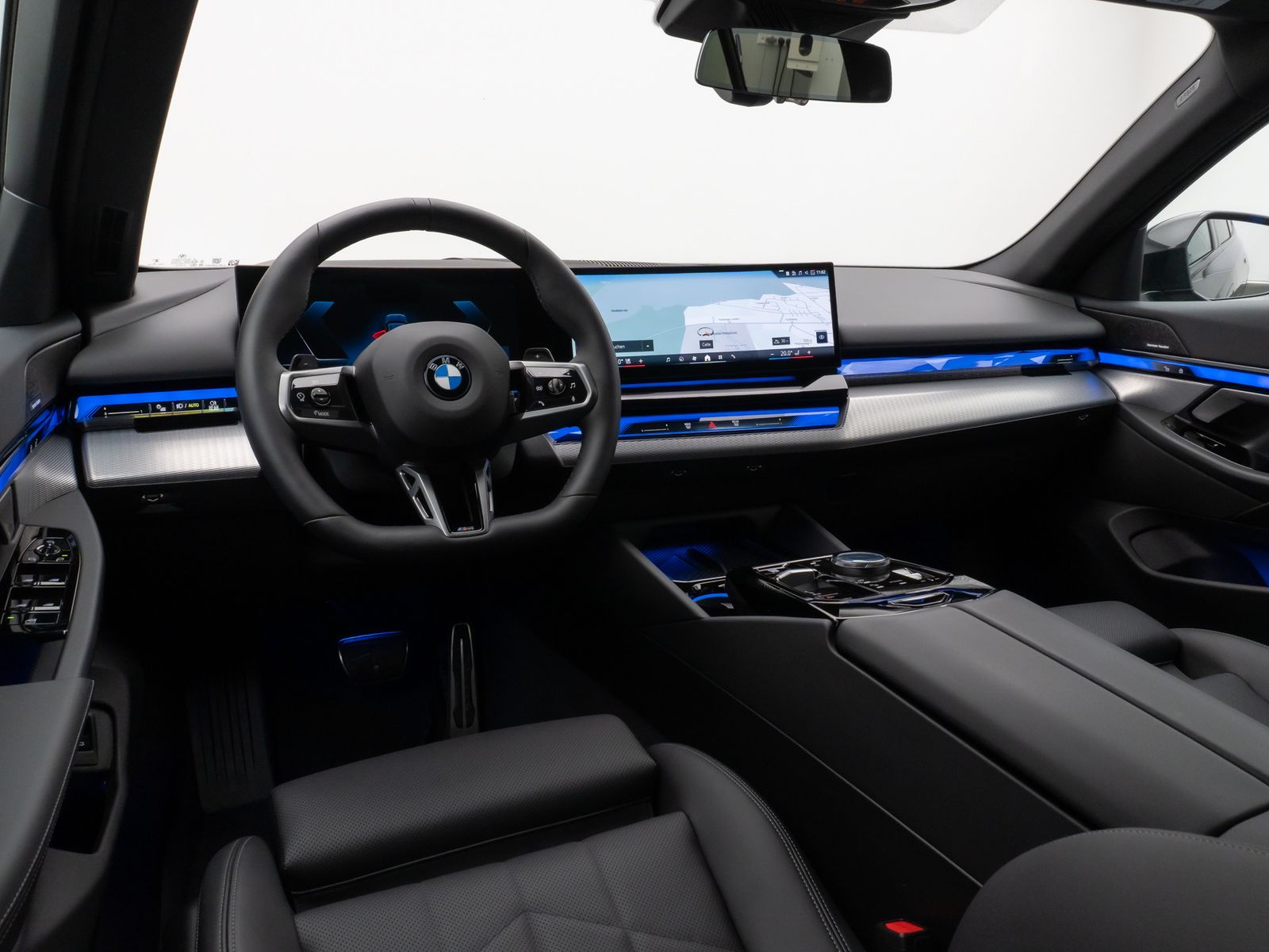 Fahrzeugabbildung BMW 520d M Sport 360°HUD DAB H/K AHK Komfort Alarm