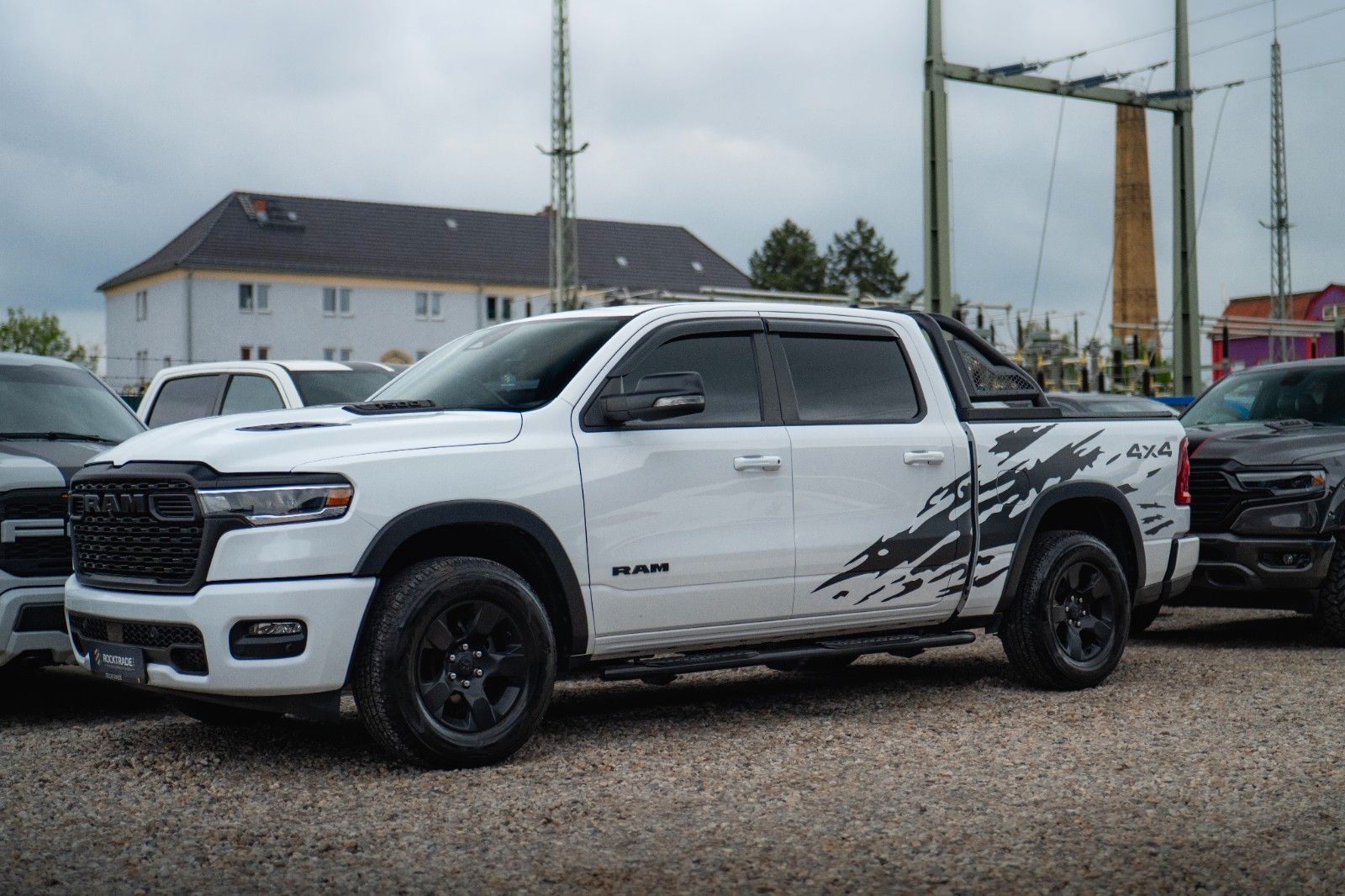 Fahrzeugabbildung Dodge RAM 3.6 V6 MY 25 Offroad Night-Paket ACC LED 19%