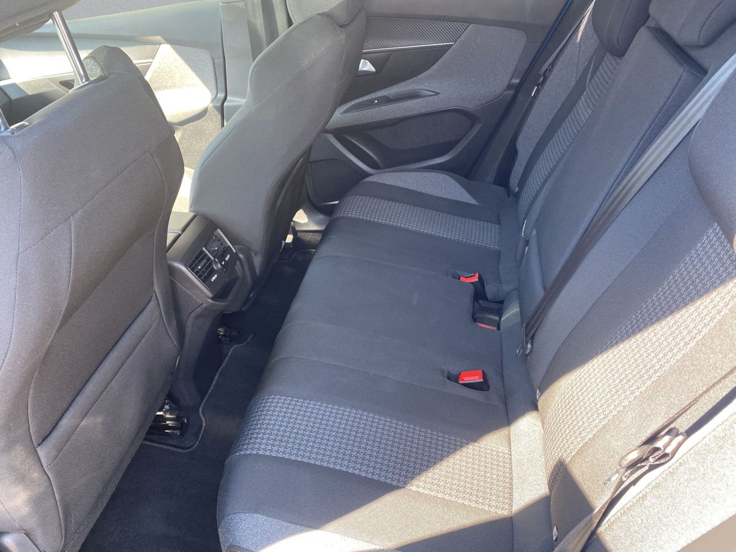 Fahrzeugabbildung Peugeot 3008 Active Pack 1.2 PureTech 130 Digitales Cock