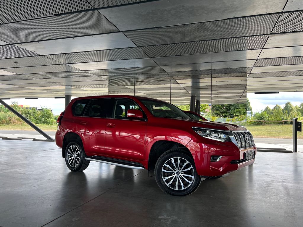 Image of Toyota Land Cruiser