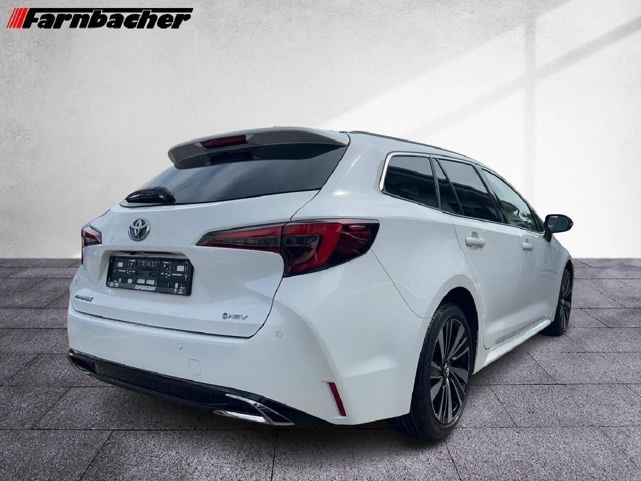 Fahrzeugabbildung Toyota Corolla TS 2,0 Hybrid Teamplayer + Technik-Paket