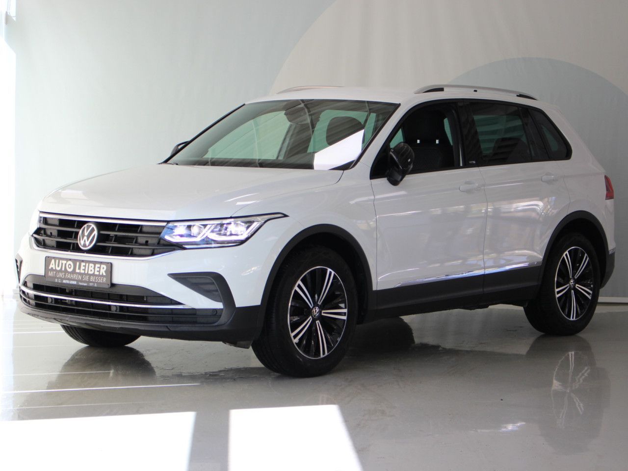 Fahrzeugabbildung Volkswagen Tiguan 1.5 TSI United DSG AHK/CAM/ACC/Navi
