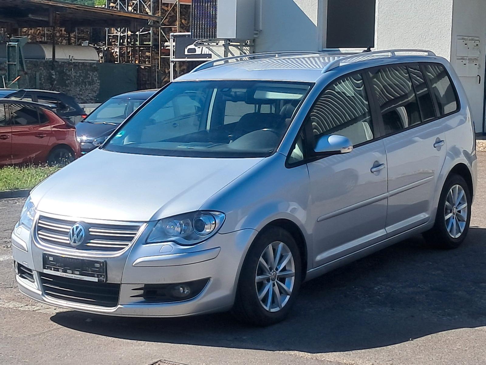 Volkswagen Touran 1.4 TSI DSG Highline R-Line 7-Sitzer Navi
